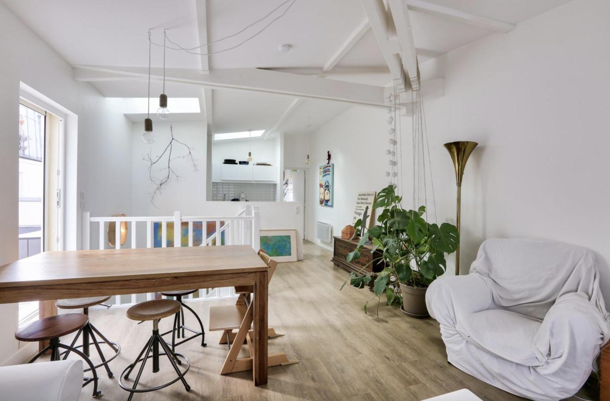 Apartment Charming For 4 In The Heart Of Montmartre
